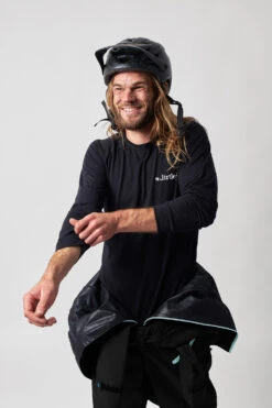 Dirtlej Dirtsuit Core Edition BlackLabel Heldragt Med Lange Ben Svart -Endura Sykler Butikk Dirtlej Dirtsuit Core Edition BlackL 1659010436 05