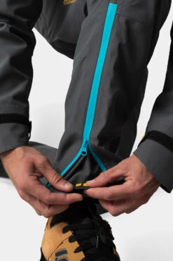 Dirtlej Dirtsuit SFD Edition Heldragt Med Lange Ben, Grå -Endura Sykler Butikk Dirtlej Dirtsuit SFD Edition heldrag 1676547114 04