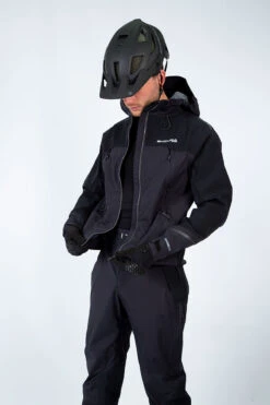 Endura MT500 Vanntett Dress II Sort 10 Endura MT500 Vanntett Dress II Sort -Endura Sykler Butikk Endura MT500 Vandtaet Heldragt II sor 1600175289 02