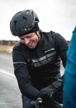 Endura Pro SL Lue Til Bruk Under Hjelm Svart -Endura Sykler Butikk Endura Pro SL Hjelmhue Sort 1662623985 02