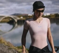 Isadore Women´s 100% Merino SS Baselayer Rose -Endura Sykler Butikk Isadore Women 100 Merino SS Baselay 1613659687 02