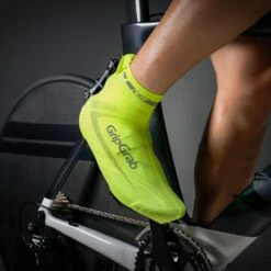 GripGrab RaceAero Hi-Vis Gul/neon -Endura Sykler Butikk gripgrabhivisskoovertrakaero 01